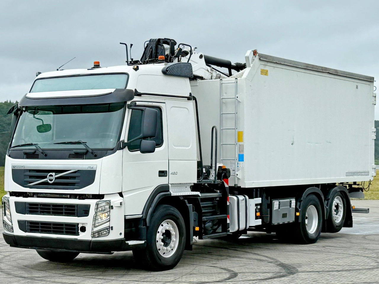 Volvo FM 420 Kipper 6,20 m * EPSILON Q150L75 *TOP - Abrollkipper, Autokran: das Bild 3 Volvo FM 420 Kipper 6,20 m * EPSILON Q150L75 *TOP - Abrollkipper, Autokran: das Bild 3