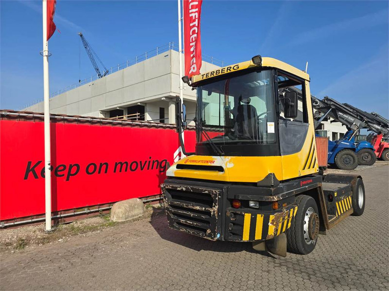 Terberg RT223 4x4 - Terminaltraktor: das Bild 2 Terberg RT223 4x4 - Terminaltraktor: das Bild 2