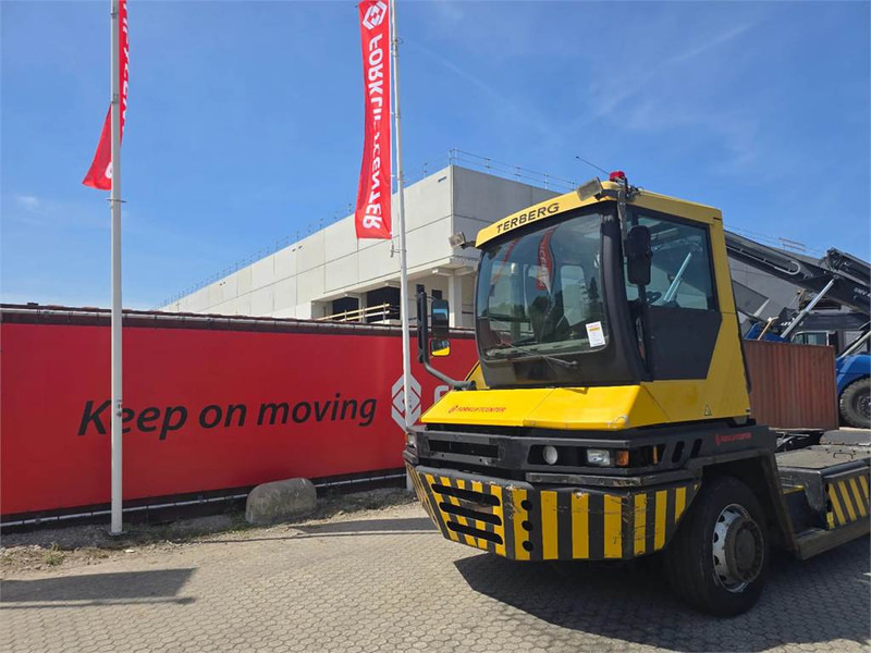 Terberg RT282 4x4 - Terminaltraktor: das Bild 2 Terberg RT282 4x4 - Terminaltraktor: das Bild 2