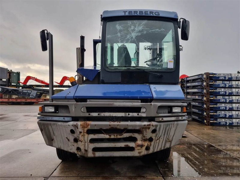 Terberg RT282 4x4 + safeneck - Terminaltraktor: das Bild 5 Terberg RT282 4x4 + safeneck - Terminaltraktor: das Bild 5