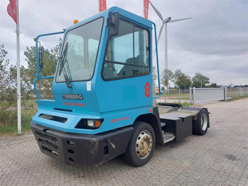 Terberg YT182 - Terminaltraktor: das Bild 2 Terberg YT182 - Terminaltraktor: das Bild 2