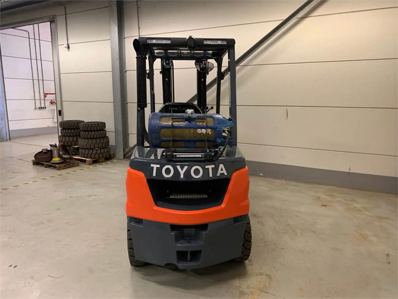 Treibgasstapler Toyota 02-8FGF30: das Bild 8