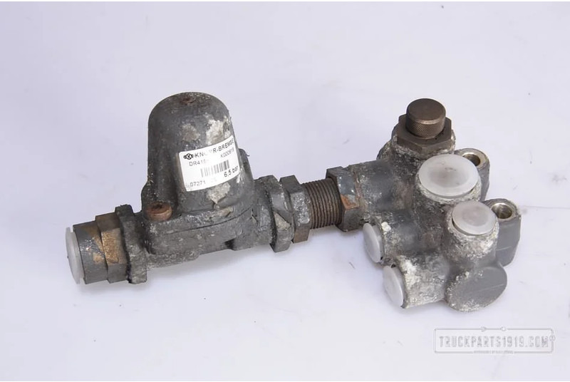 KNORR-BREMSE Compressed Air System Instelbaar overstroomventiel D - Ventil für LKW: das Bild 1 KNORR-BREMSE Compressed Air System Instelbaar overstroomventiel D - Ventil für LKW: das Bild 1