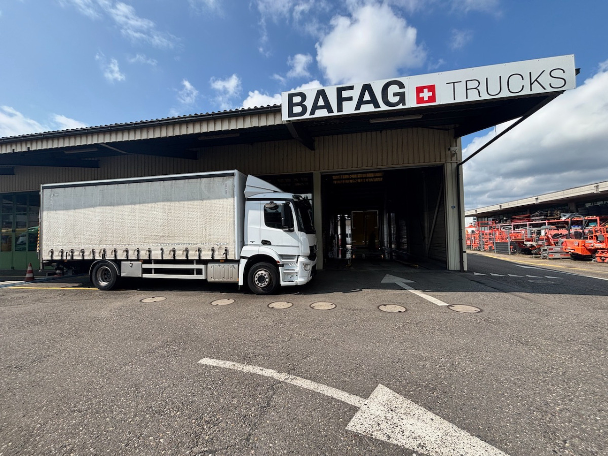 MERCEDES Antos 1824 - Koffer LKW: das Bild 2 MERCEDES Antos 1824 - Koffer LKW: das Bild 2