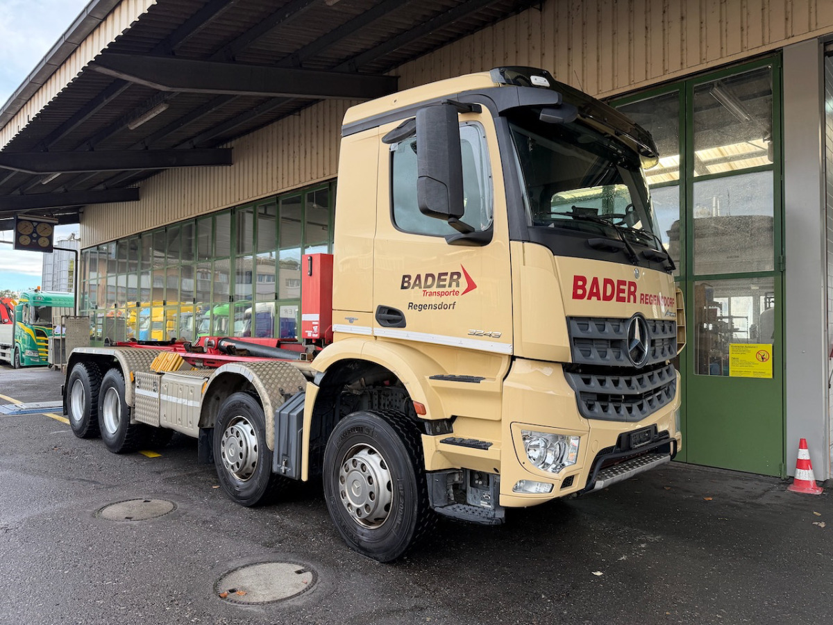 MERCEDES Arocs 3243 - Abrollkipper: das Bild 1 MERCEDES Arocs 3243 - Abrollkipper: das Bild 1