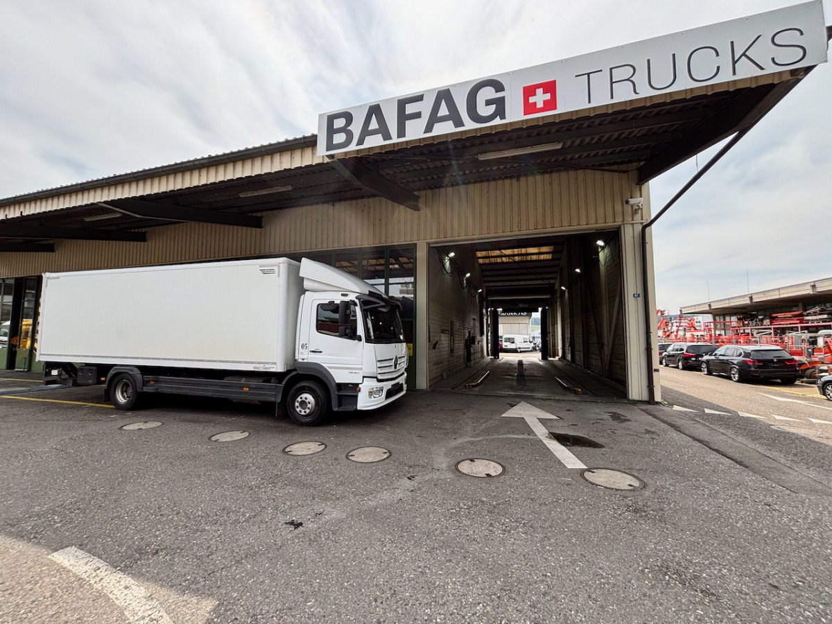 MERCEDES Atego 1530 - Koffer LKW: das Bild 2 MERCEDES Atego 1530 - Koffer LKW: das Bild 2
