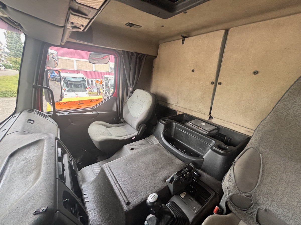 RENAULT Kerax 420DCI 4x4 - Kipper: das Bild 5 RENAULT Kerax 420DCI 4x4 - Kipper: das Bild 5