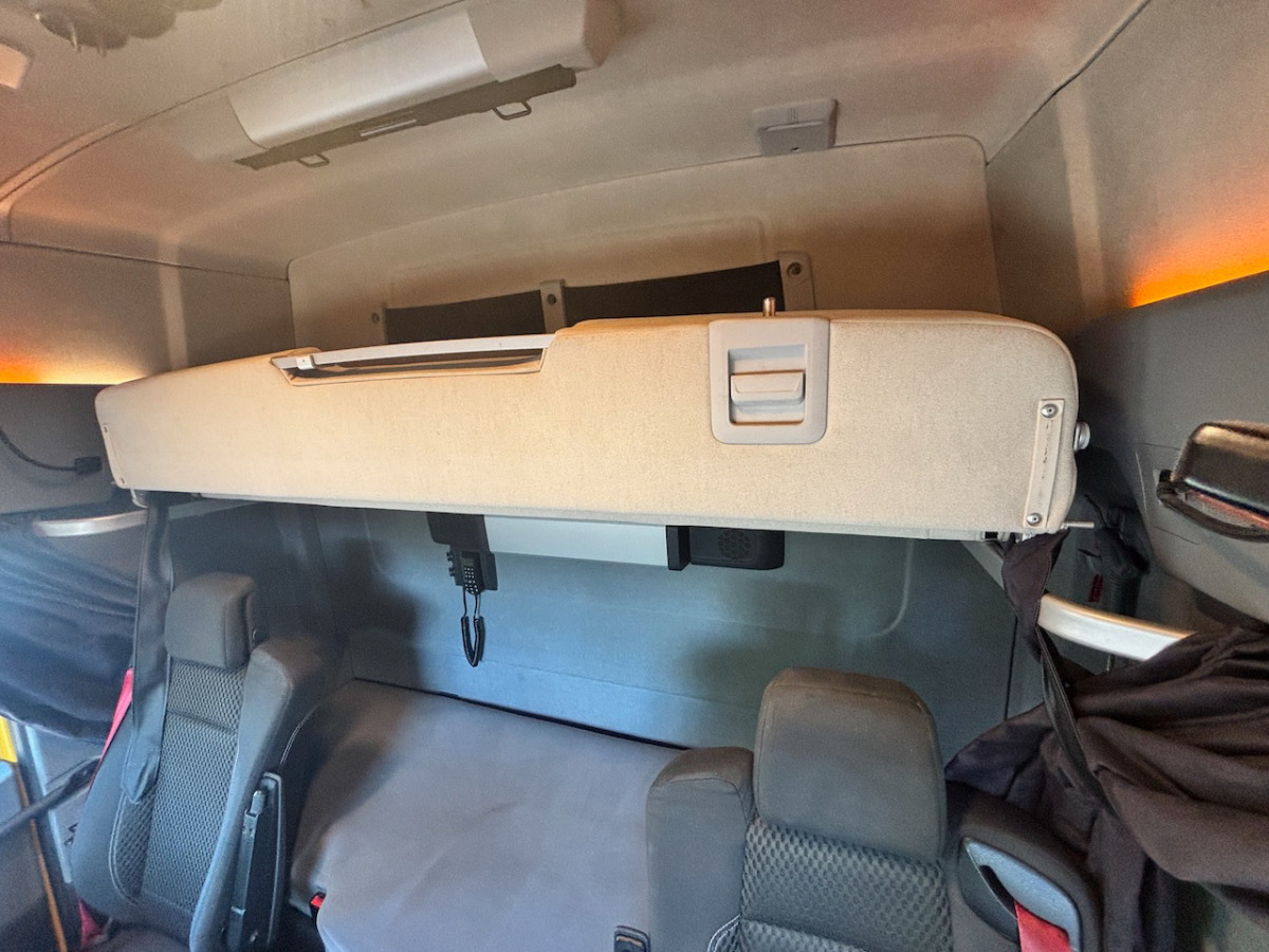 Koffer LKW RENAULT T520: das Bild 10