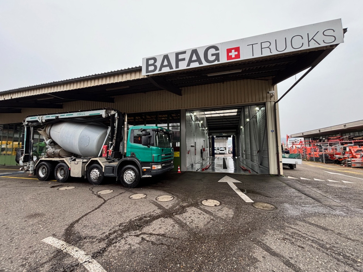 SCANIA P124CB8x4 - Fahrmischer: das Bild 2 SCANIA P124CB8x4 - Fahrmischer: das Bild 2