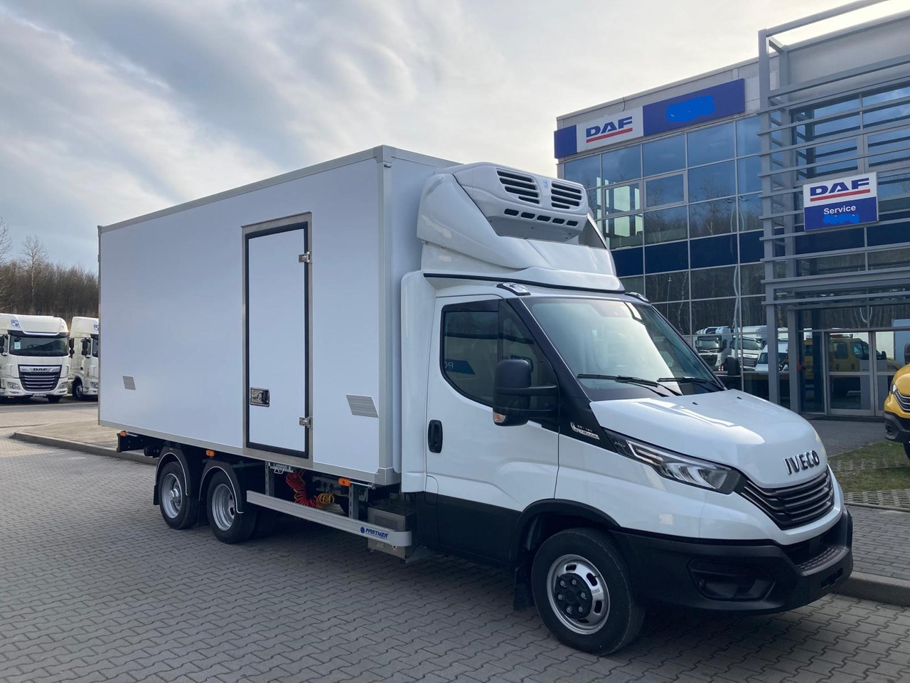 IVECO Daily BE-Truck 35S18H A8 180 PS Kühlkoffer 7.000kg Gesamtgewicht - Kühlkoffer LKW: das Bild 4 IVECO Daily BE-Truck 35S18H A8 180 PS Kühlkoffer 7.000kg Gesamtgewicht - Kühlkoffer LKW: das Bild 4
