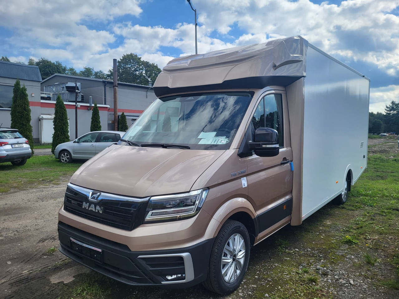 MAN TGE 3.180 Koffer mit Schlafbett - Koffer Transporter, Transporter mit Doppelkabine: das Bild 1 MAN TGE 3.180 Koffer mit Schlafbett - Koffer Transporter, Transporter mit Doppelkabine: das Bild 1