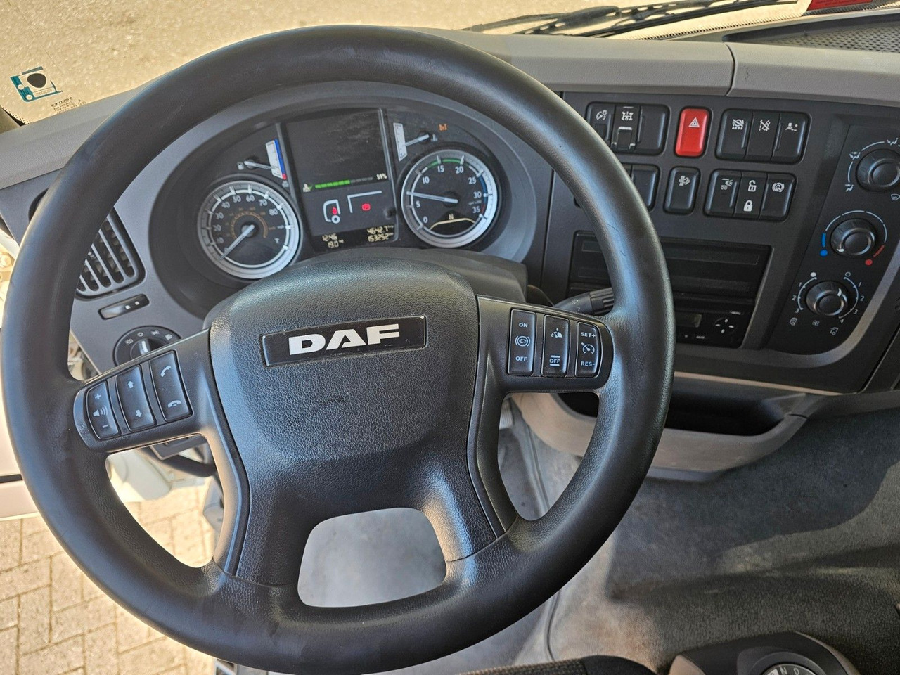DAF LF 220 Euro Absetzkipper - Kipper: das Bild 5 DAF LF 220 Euro Absetzkipper - Kipper: das Bild 5