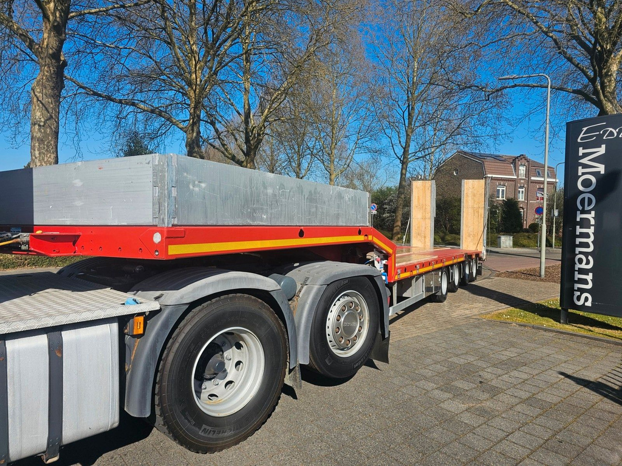 Hangler SVS-H 580 Semie Tieflader Mit Rampen - Tieflader Auflieger: das Bild 1 Hangler SVS-H 580 Semie Tieflader Mit Rampen - Tieflader Auflieger: das Bild 1
