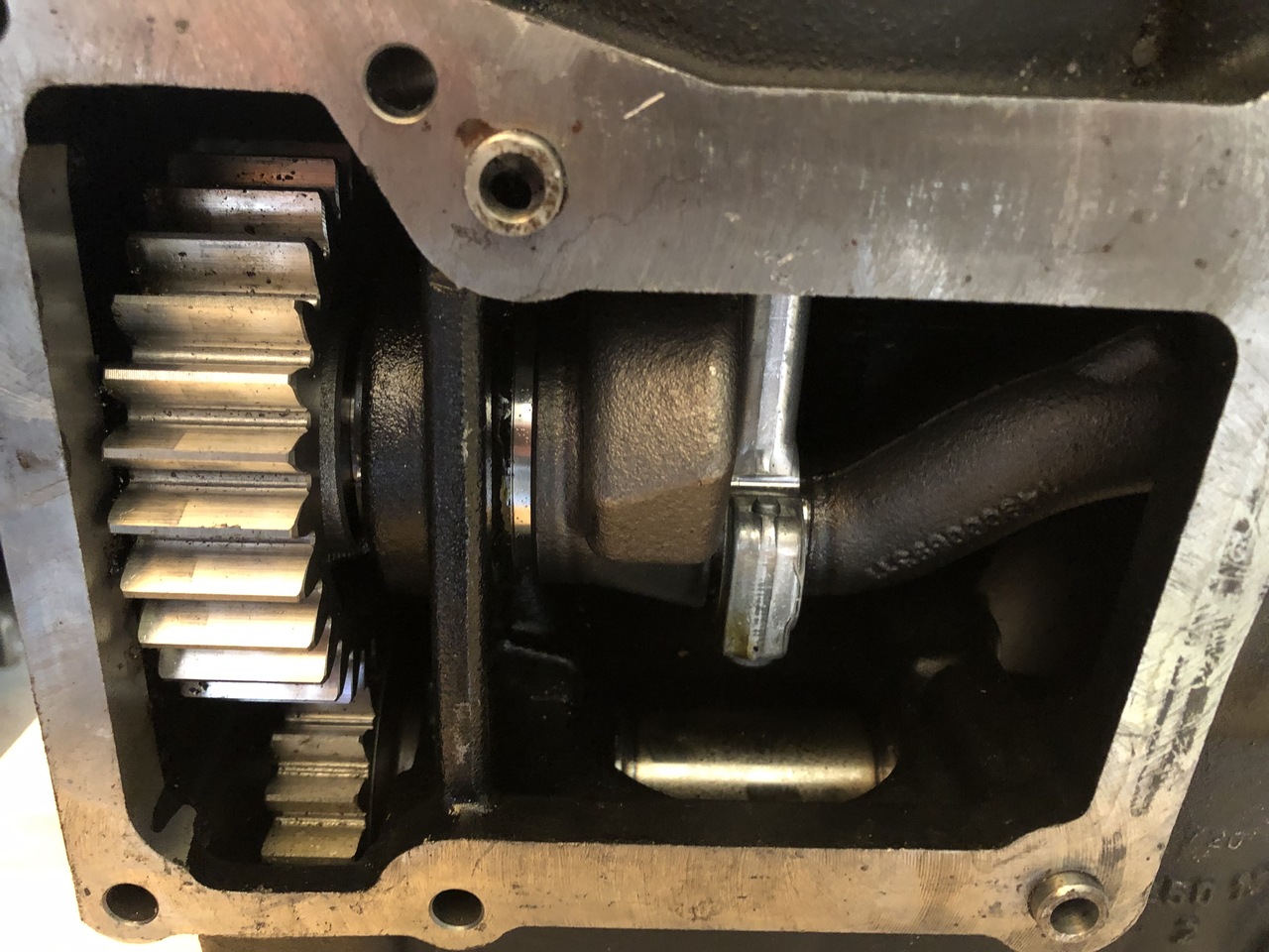 AIR COMPRESSOR MAN TGA 2 CYLINDERS MAN TGA - Kompressor, Druckluftanlage für LKW: das Bild 3 AIR COMPRESSOR MAN TGA 2 CYLINDERS MAN TGA - Kompressor, Druckluftanlage für LKW: das Bild 3