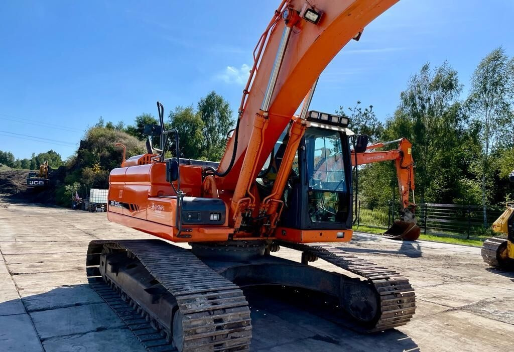 Doosan DX255LC-3 - Kettenbagger: das Bild 3 Doosan DX255LC-3 - Kettenbagger: das Bild 3