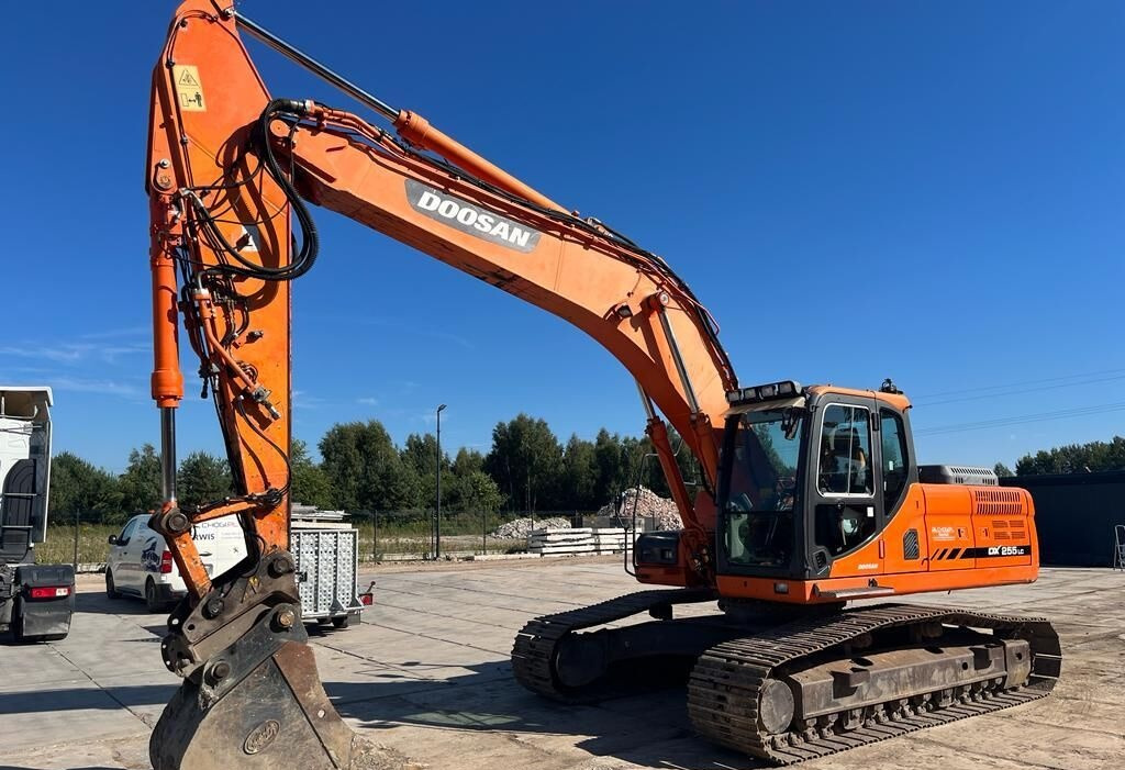 Doosan DX255LC-3 - Kettenbagger: das Bild 1 Doosan DX255LC-3 - Kettenbagger: das Bild 1