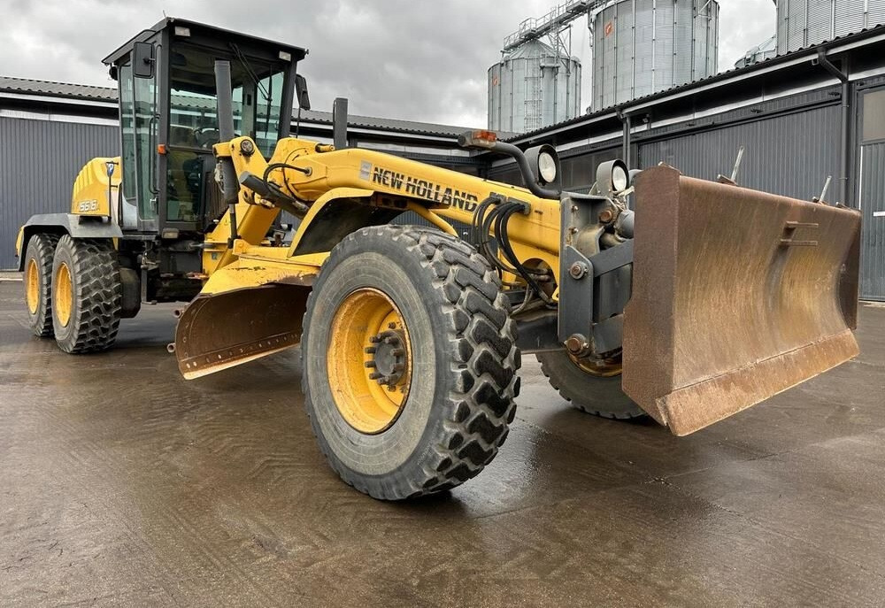 New Holland F156.6 - Grader: das Bild 2 New Holland F156.6 - Grader: das Bild 2