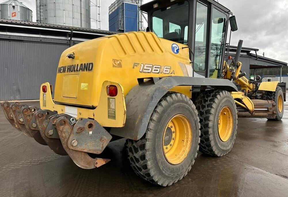 New Holland F156.6 - Grader: das Bild 3 New Holland F156.6 - Grader: das Bild 3