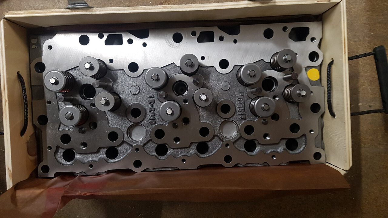 DAF XF95 EURO 3 ASSEMBLED CYLINDER HEAD FULL VALVE 1671514 - Zylinderkopf für LKW: das Bild 1 DAF XF95 EURO 3 ASSEMBLED CYLINDER HEAD FULL VALVE 1671514 - Zylinderkopf für LKW: das Bild 1