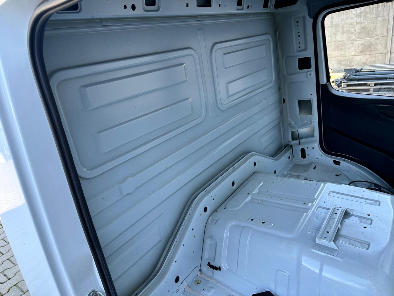 MB ATEGO CABINE EURO 6 TUNEL VOOR 6 CYL.MOTOR ALLEEN FRAME 000074B - Fahrerhaus für LKW: das Bild 5 MB ATEGO CABINE EURO 6 TUNEL VOOR 6 CYL.MOTOR ALLEEN FRAME 000074B - Fahrerhaus für LKW: das Bild 5