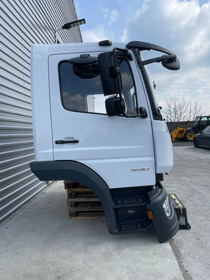 MB ATEGO CABINE EURO 6 TUNEL VOOR 6 CYL.MOTOR INCL. SEAT 000074A - Fahrerhaus für LKW: das Bild 3 MB ATEGO CABINE EURO 6 TUNEL VOOR 6 CYL.MOTOR INCL. SEAT 000074A - Fahrerhaus für LKW: das Bild 3