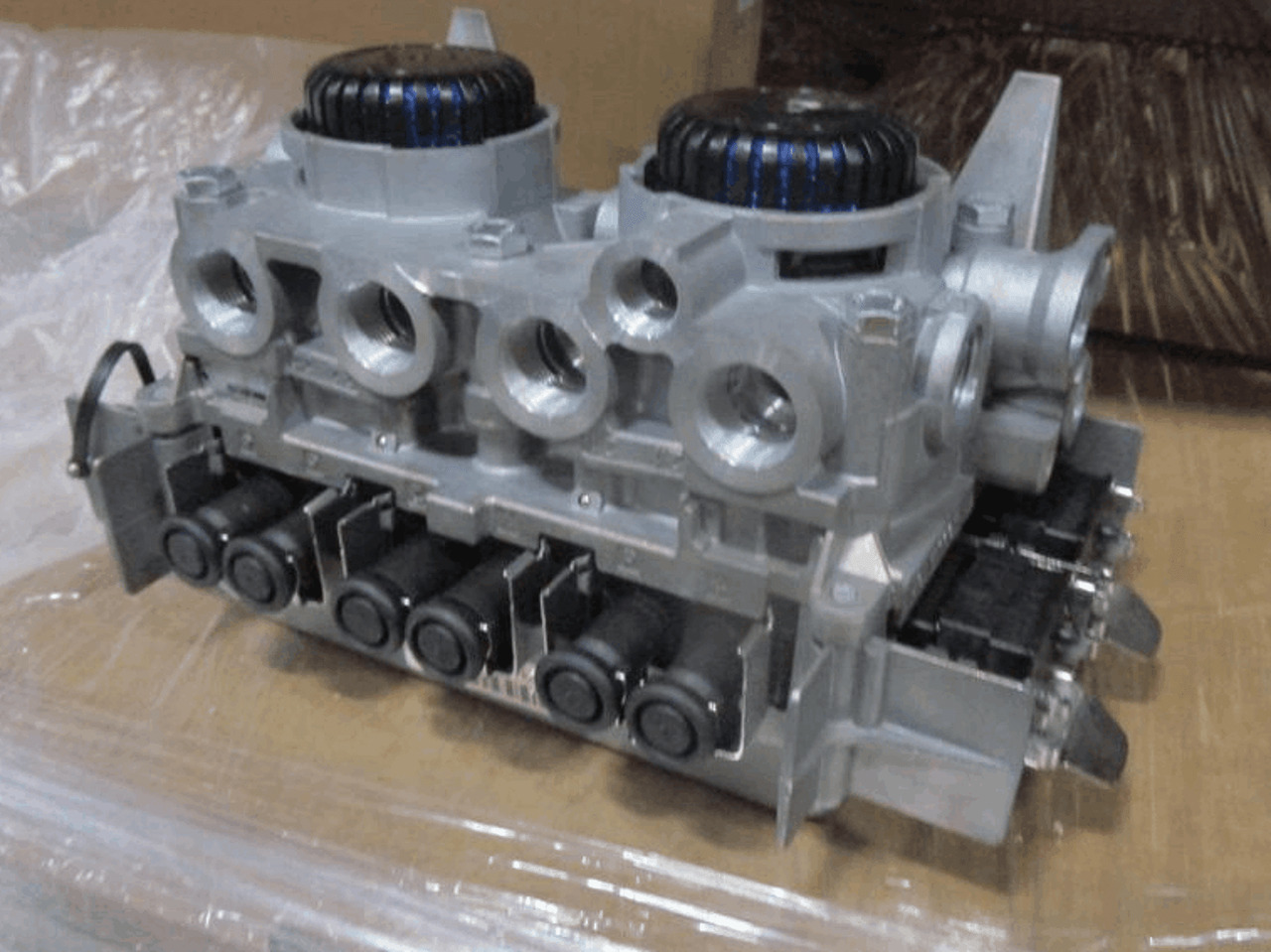 WABCO EBS MODULATOR SCHMITZ,KRONE NIEUW + deposit 4801020140 - Bremsventil für LKW: das Bild 3 WABCO EBS MODULATOR SCHMITZ,KRONE NIEUW + deposit 4801020140 - Bremsventil für LKW: das Bild 3