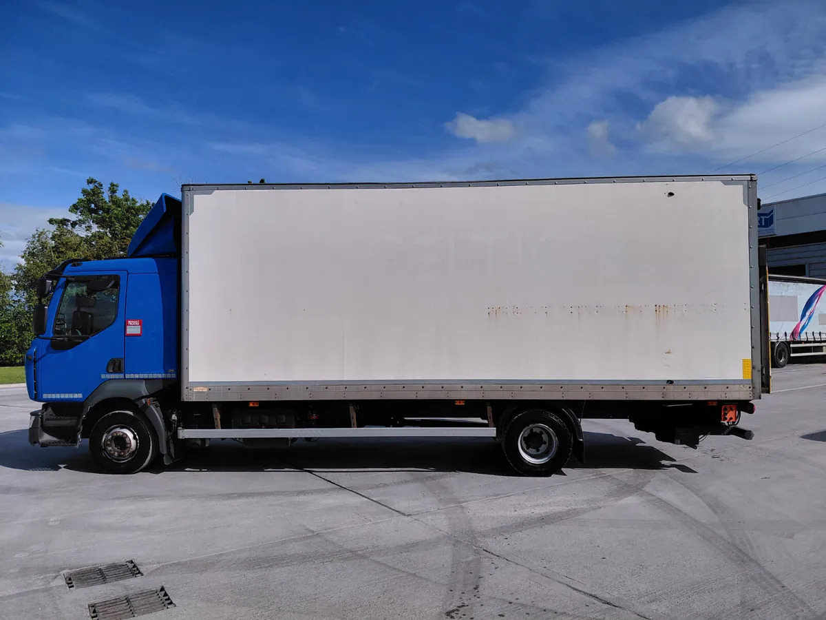 2019 Renault D 12T - Koffer LKW: das Bild 4 2019 Renault D 12T - Koffer LKW: das Bild 4