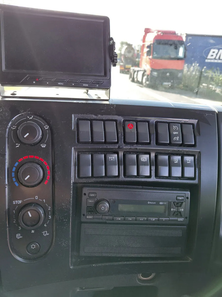 2019 Renault D 18T - Koffer LKW: das Bild 2 2019 Renault D 18T - Koffer LKW: das Bild 2