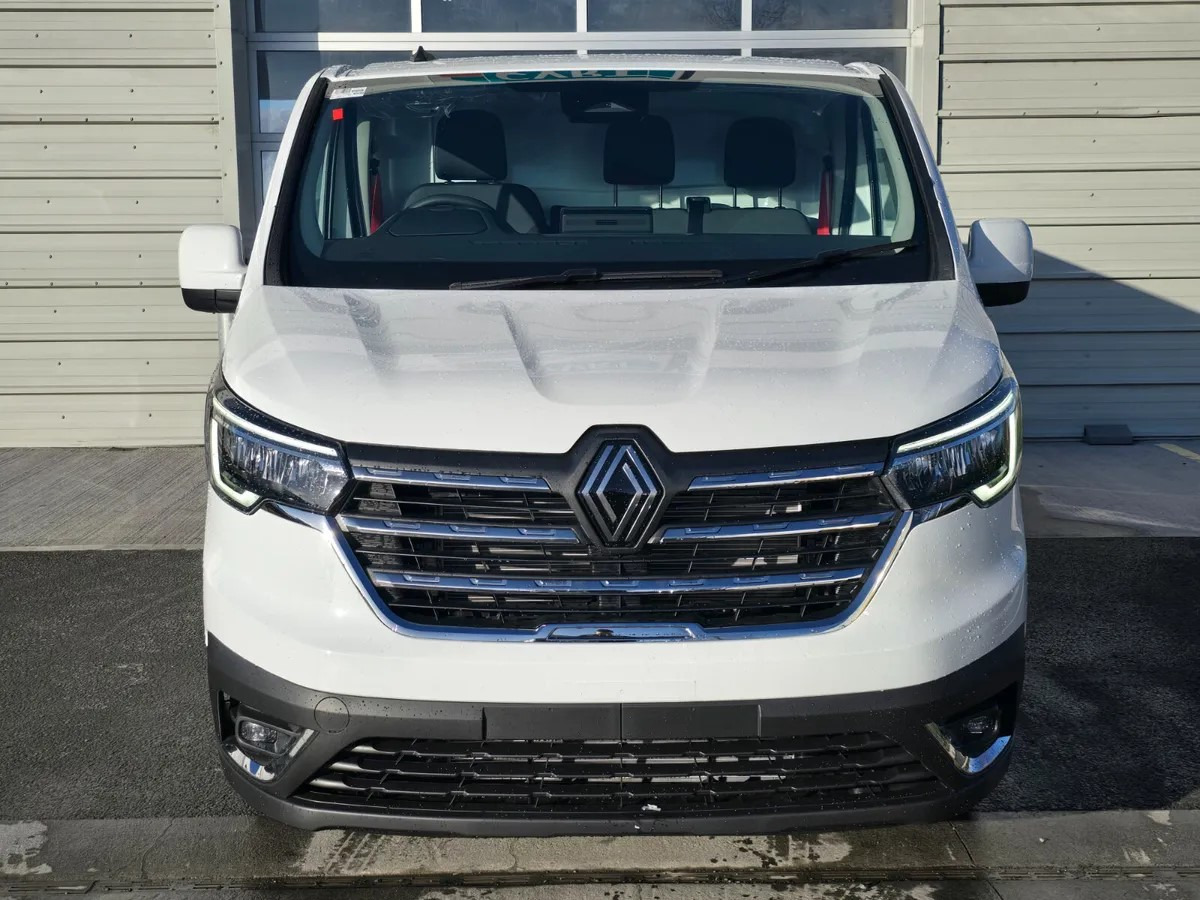 2025 New Renault Trafic Red Edition 150BHP - Kastenwagen: das Bild 3 2025 New Renault Trafic Red Edition 150BHP - Kastenwagen: das Bild 3