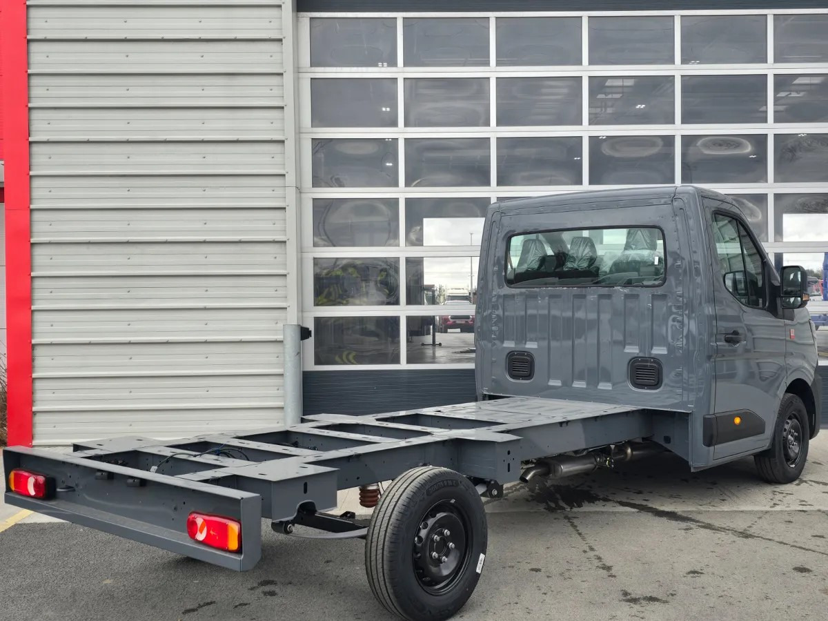 2025 Renault Master Chassis and Cab 170BHP - Fahrgestell LKW: das Bild 4 2025 Renault Master Chassis and Cab 170BHP - Fahrgestell LKW: das Bild 4