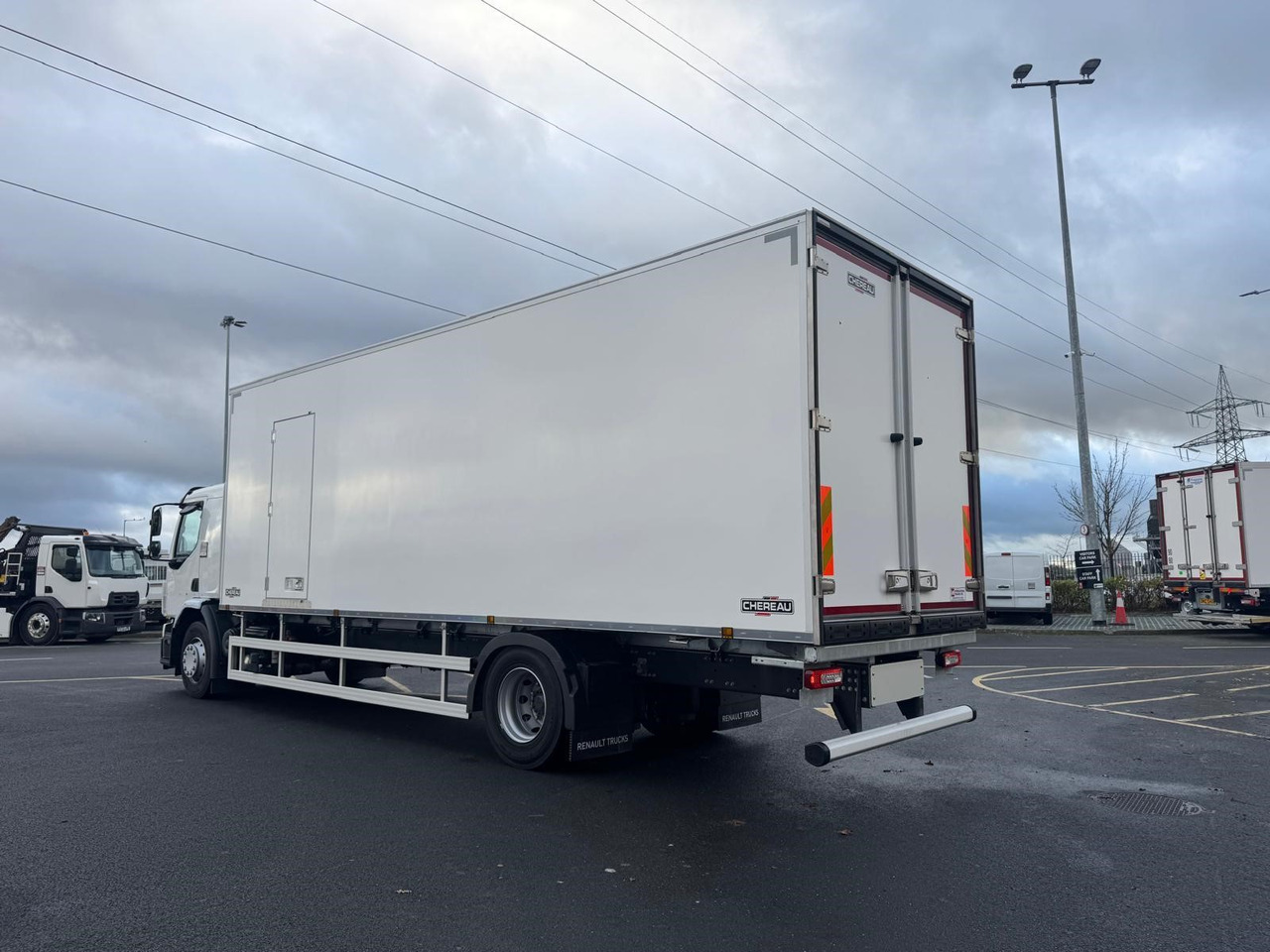Renault Trucks D 18 Wide 4×2 with Chereau Body - Koffer LKW: das Bild 3 Renault Trucks D 18 Wide 4×2 with Chereau Body - Koffer LKW: das Bild 3