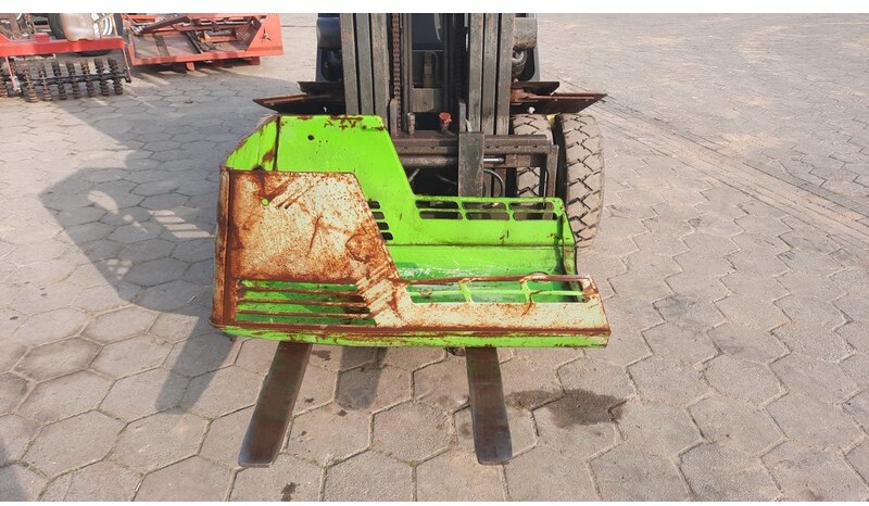 Deutz-Fahr 4006-5206 - Motorhaube für Landmaschine: das Bild 3 Deutz-Fahr 4006-5206 - Motorhaube für Landmaschine: das Bild 3