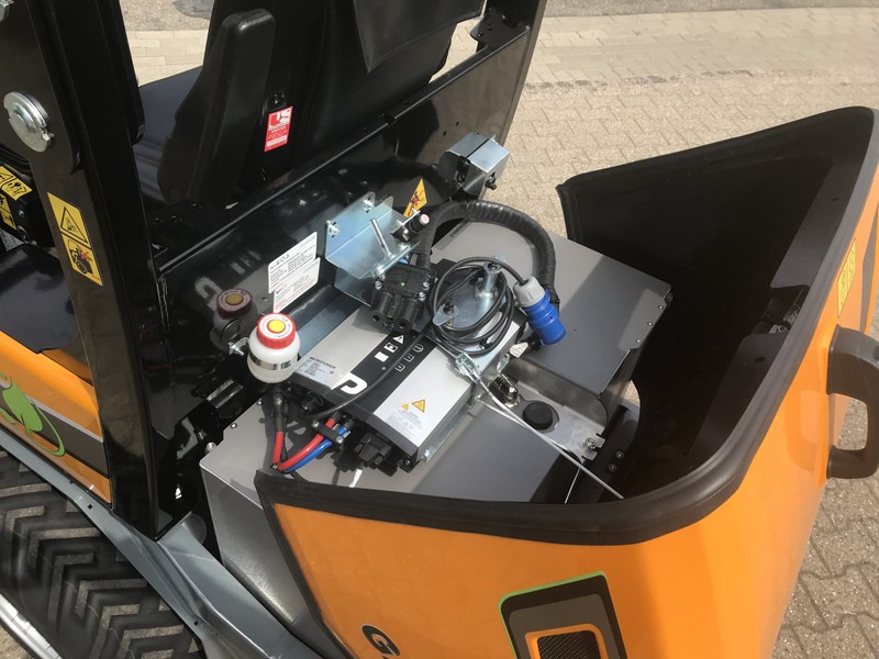 Giant G2200E - Hoflader: das Bild 5 Giant G2200E - Hoflader: das Bild 5