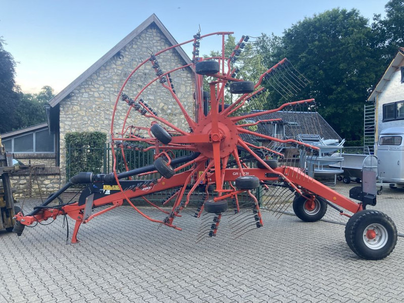 Kuhn GA8731 - Heuwender/ Wenderechen: das Bild 5 Kuhn GA8731 - Heuwender/ Wenderechen: das Bild 5