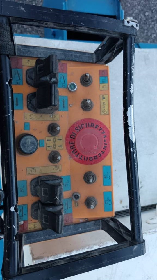 Teupen LEO 30 - Raupenarbeitsbühne: das Bild 4 Teupen LEO 30 - Raupenarbeitsbühne: das Bild 4