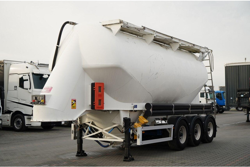 Feldbinder CEMENTONACZEPA / 3 KOMORY / 37 000 L / SILOS / DO MATERIAŁÓW SYP - Tankauflieger: das Bild 2 Feldbinder CEMENTONACZEPA / 3 KOMORY / 37 000 L / SILOS / DO MATERIAŁÓW SYP - Tankauflieger: das Bild 2