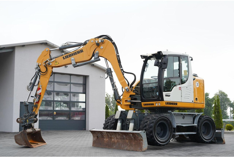 Liebherr 910 COMPACT LITRONIC / KOPARKA KOŁOWA / KLIMATYZACJA / KAMERA - Mobilbagger: das Bild 1 Liebherr 910 COMPACT LITRONIC / KOPARKA KOŁOWA / KLIMATYZACJA / KAMERA - Mobilbagger: das Bild 1