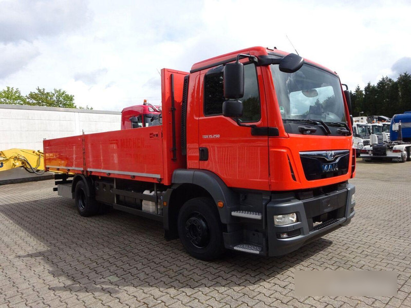MAN 15.250 TGM Flatbed - Pritsche LKW: das Bild 4 MAN 15.250 TGM Flatbed - Pritsche LKW: das Bild 4