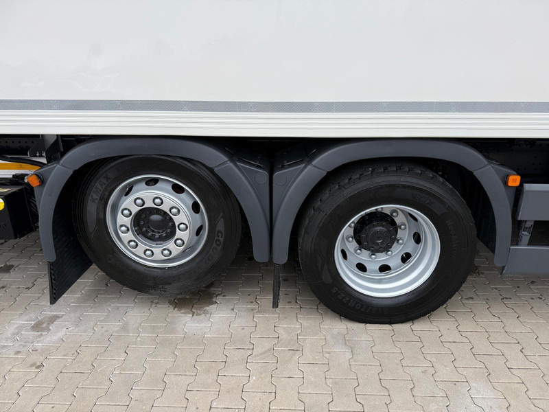 Kühlkoffer LKW MAN TGX 26.440 // E6 // MANUAL // chłodnia z windą // 20 Epal // syp: das Bild 16 Kühlkoffer LKW MAN TGX 26.440 // E6 // MANUAL // chłodnia z windą // 20 Epal // syp: das Bild 16