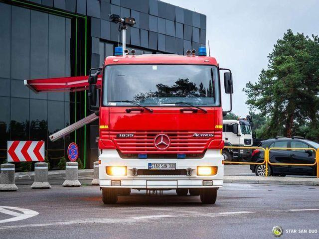 Mercedes-Benz ACTROS 1835 4x2 ZIEGLER FIRE BRIGADE - Feuerwehrfahrzeug: das Bild 3 Mercedes-Benz ACTROS 1835 4x2 ZIEGLER FIRE BRIGADE - Feuerwehrfahrzeug: das Bild 3