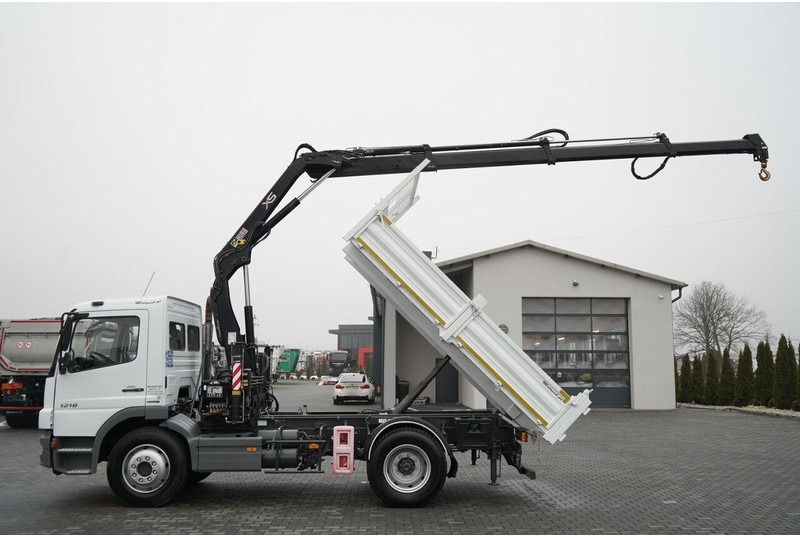 Mercedes-Benz ATEGO 1218 / 4x2 / WYWROTKA + HDS HIAB 0088 BS-3 / PILOT /MANU - Kipper, Autokran: das Bild 2 Mercedes-Benz ATEGO 1218 / 4x2 / WYWROTKA + HDS HIAB 0088 BS-3 / PILOT /MANU - Kipper, Autokran: das Bild 2