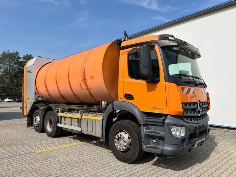 Mercedes-Benz Arocs 2533 - Müllwagen: das Bild 2 Mercedes-Benz Arocs 2533 - Müllwagen: das Bild 2