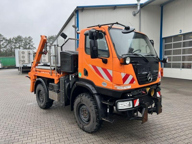 Mercedes-Benz Unimog U 20 4x4 Skip loader - Absetzkipper: das Bild 1 Mercedes-Benz Unimog U 20 4x4 Skip loader - Absetzkipper: das Bild 1