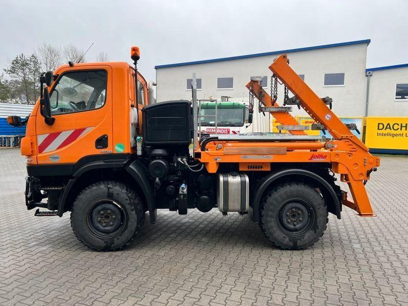 Mercedes-Benz Unimog U 20 4x4 Skip loader - Absetzkipper: das Bild 4 Mercedes-Benz Unimog U 20 4x4 Skip loader - Absetzkipper: das Bild 4