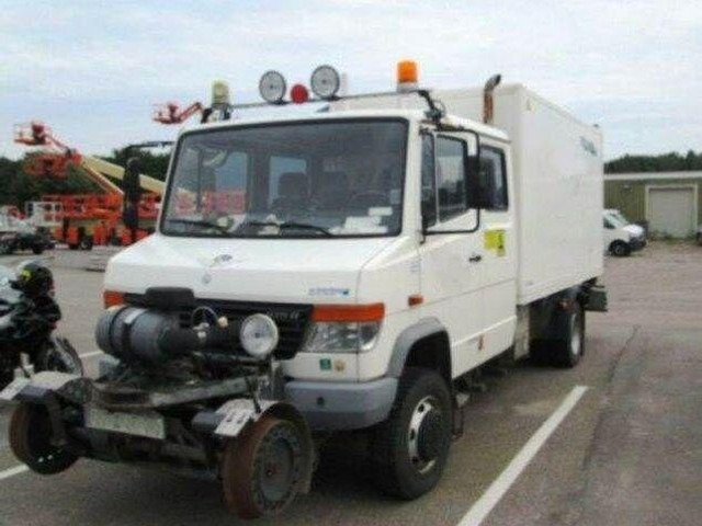 Mercedes-Benz VARIO Schörling RAIL ROAD Two Way Schienen - Koffer LKW: das Bild 1 Mercedes-Benz VARIO Schörling RAIL ROAD Two Way Schienen - Koffer LKW: das Bild 1