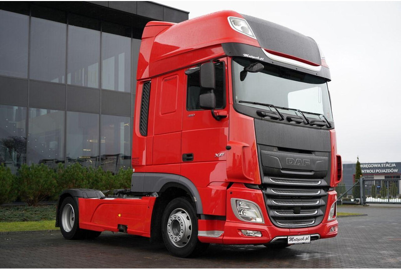 DAF XF 480 / LOW DECK / SUPER SPACE CAB / MEGA / 2021 - Sattelzugmaschine: das Bild 1 DAF XF 480 / LOW DECK / SUPER SPACE CAB / MEGA / 2021 - Sattelzugmaschine: das Bild 1