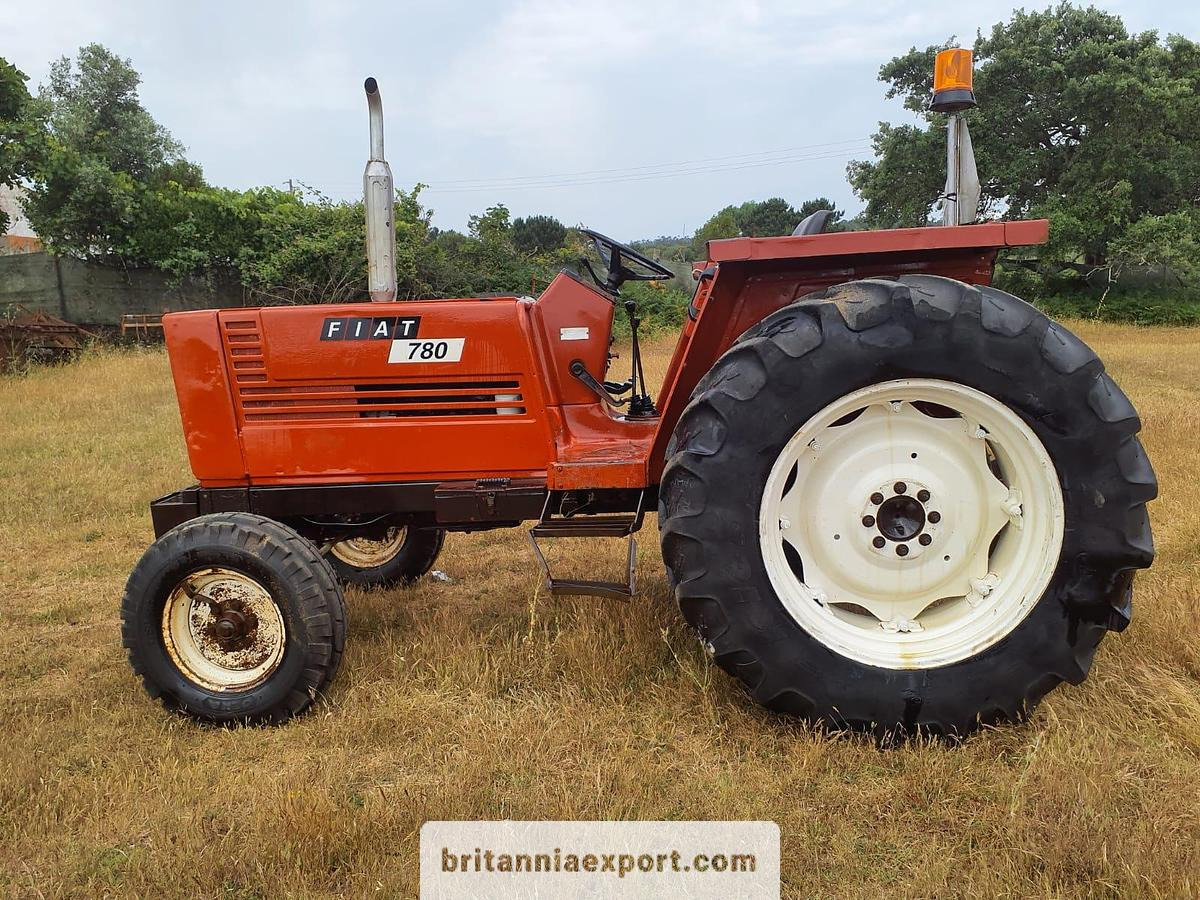 FIAT 780 | 4 cylinder | Oil brakes | Power steering - Traktor: das Bild 1 FIAT 780 | 4 cylinder | Oil brakes | Power steering - Traktor: das Bild 1