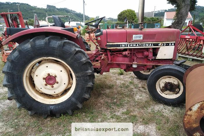 International 433 SA 4X2 | 2.5 diesel | brand new tyres | - Traktor: das Bild 3 International 433 SA 4X2 | 2.5 diesel | brand new tyres | - Traktor: das Bild 3
