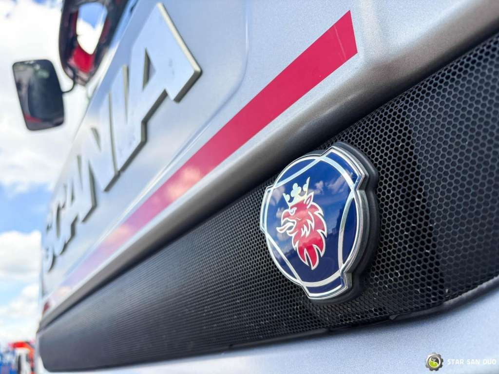 LKW Scania  D 320 FIRE BRIGADE Tank 12,000 Litres: das Bild 28