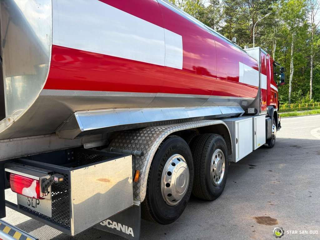 LKW Scania  D 320 FIRE BRIGADE Tank 12,000 Litres: das Bild 16
